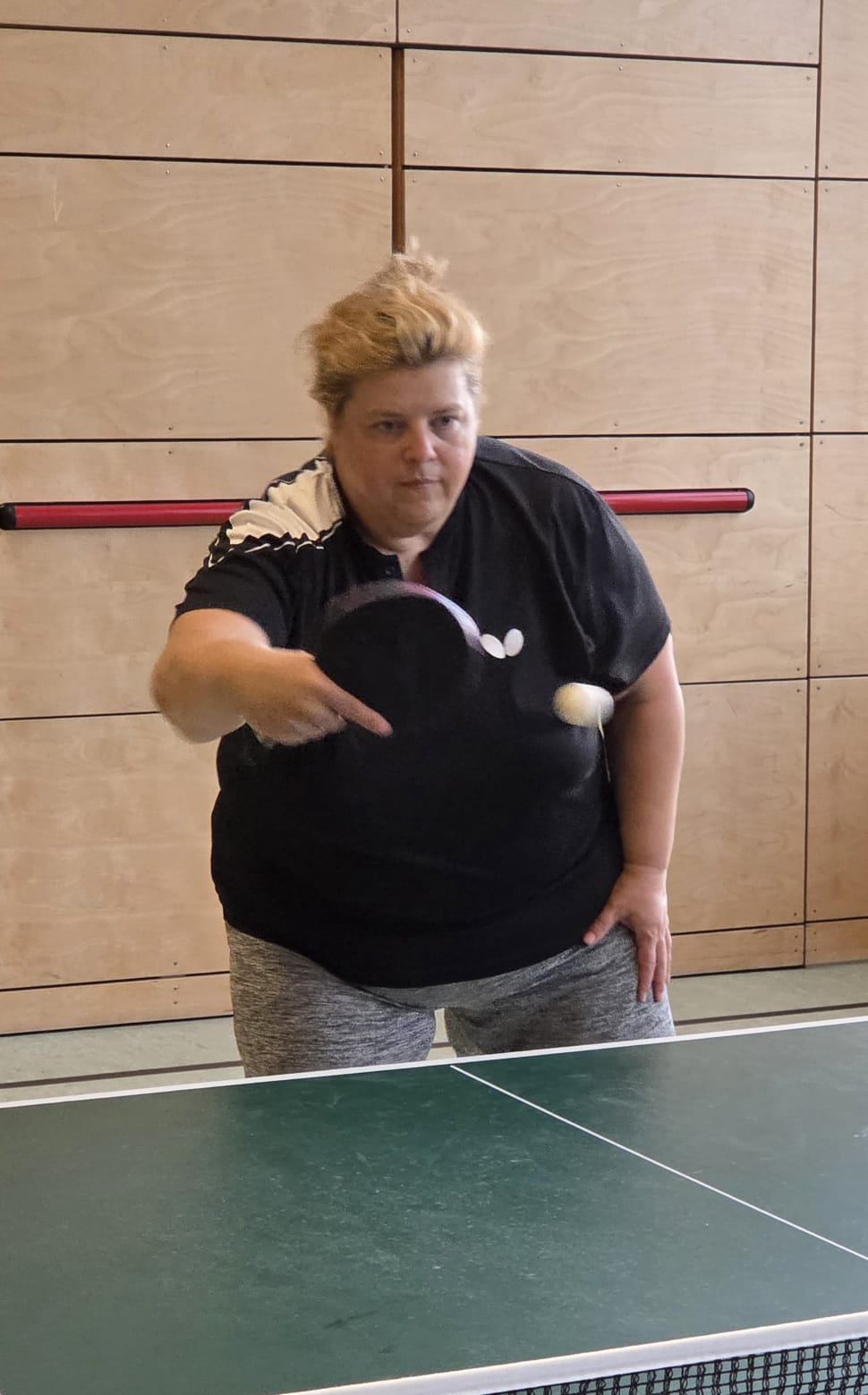 Silke Baumbach beim Tischtennistraining